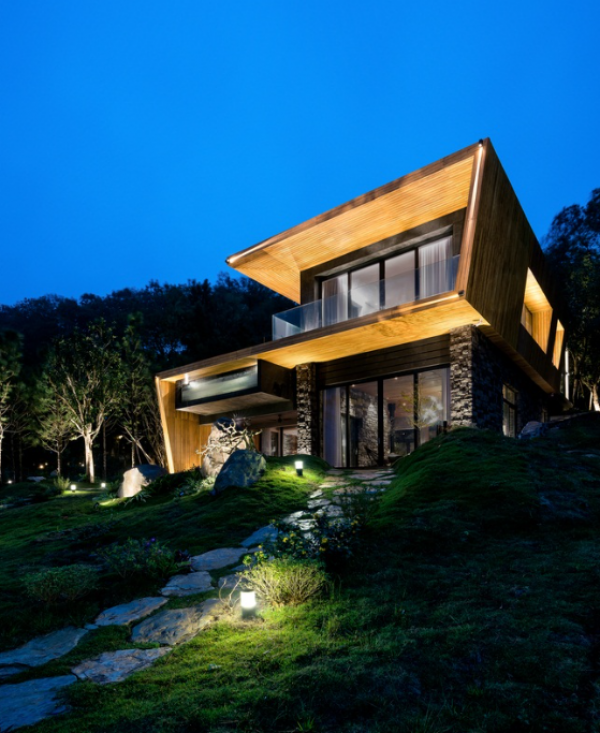 Villa Kayu Modern dengan Desain Kontemporer